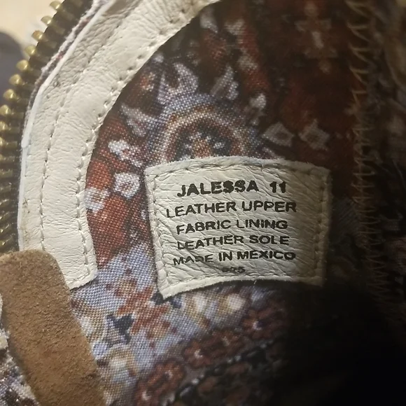 Shoes - Picture 6 of 7